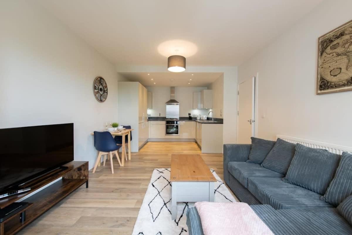 Fantastic 1 Bed Apartment In Crawley Luaran gambar