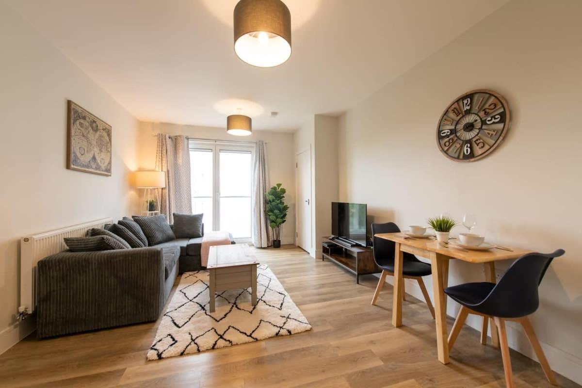 Fantastic 1 Bed Apartment In Crawley Luaran gambar